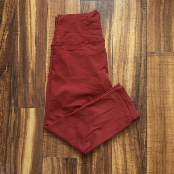 Lululemon Wunder Under Crop (High-Rise) *Full-On Luon 21"
Cayenne - Picture 4 of 9